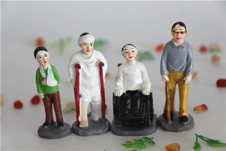 

Mental sand sandbox game with Sandplay psychological product Injured person characters 4pcs/set