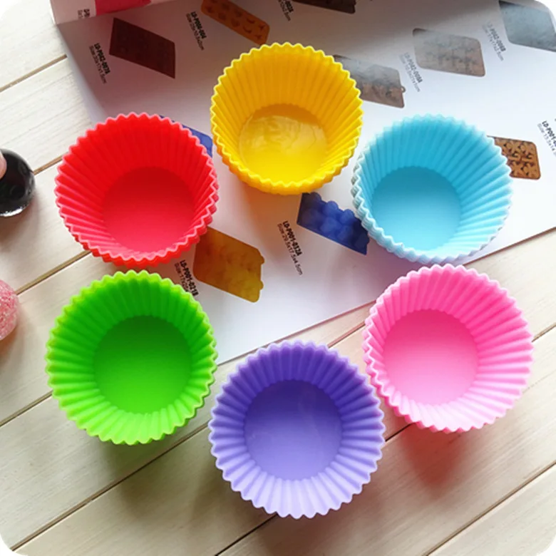 12pcs a lot 7cm Muffin Cupcake Paper Cups Round For Muffin Cupcake DIY