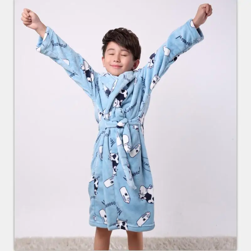 Günstig Winter Kinder Bademäntel Flanell Warme Robe Cartoon Pinguin Weiche Verdicken Bad Robe für Kinder Navy Blau Fußball Jungen Bademantel
