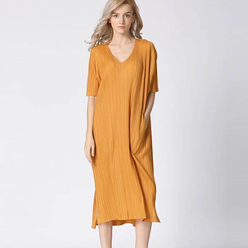 

Changpleat Summer 2019 Loose Women Dresses Miyak Pleated Fashion Design Solid V-neck Short Sleeve Large Size Female Dress Tide