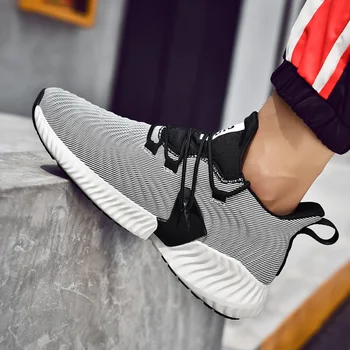 

Men's Fashion Comfortable Casual Non-slip Flat Shoes Flyknit Outdoor Lightweight Lightweight Sneakers High quality Walking Shoes