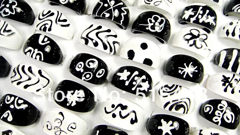 

Hot Sale 50pcs Top Resin Hand Printed Mix Black White Fashion Women Girls Children Loverly Rings Wholesale Jewelry Lots A-079