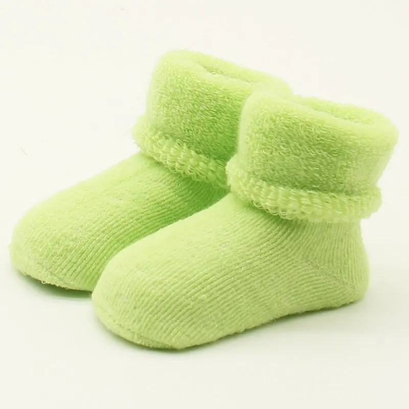 Прямые поставки, хлопковые носки для новорожденных, для детей от 0 до 24 месяцев зимние теплые толстые носки-тапочки для маленьких мальчиков и девочек Нескользящие носки для малышей - Цвет: Зеленый