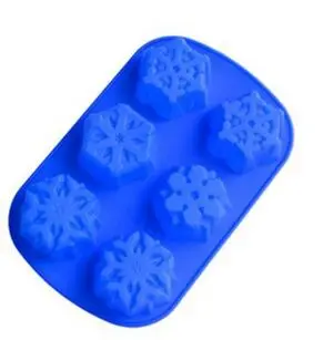 

6 Even Snowflakes Silicone Cake Mold