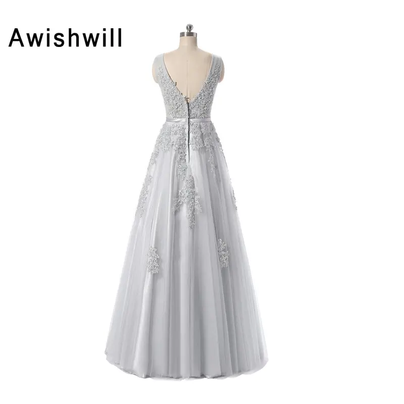 Женское вечернее платье с аппликацией серое трапециевидное до пола из тюля V