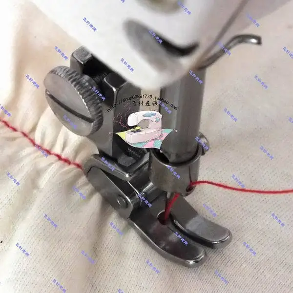Промышленные детали швейной машины-автомобиль Регулируемый тонкий гофрированный прямой стежок прижимной лапки давления морщин двойной