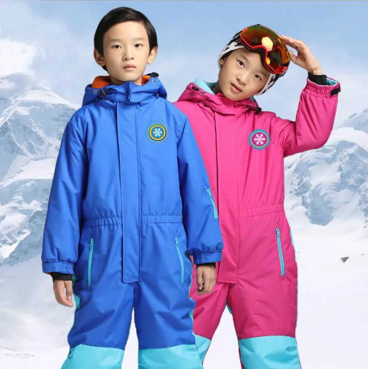

Children are warm, waterproof and breathable, a set of solid color jumpsuits.