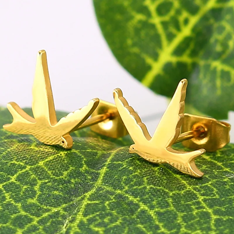 gold earrings