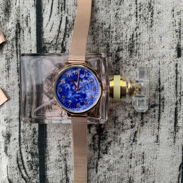 

2019 Ladies 'watches Classic Retro Literary And Artistic Grid With Small Dial Simple Personality And Leisure Students' Watches