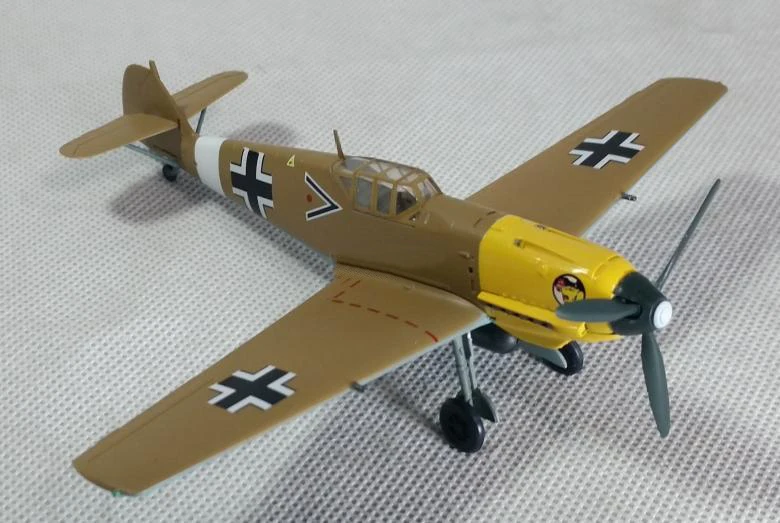 1: 72 немецкие ВВС BF109E/TROP Истребитель модель Трубач 37280 Коллекционная модель