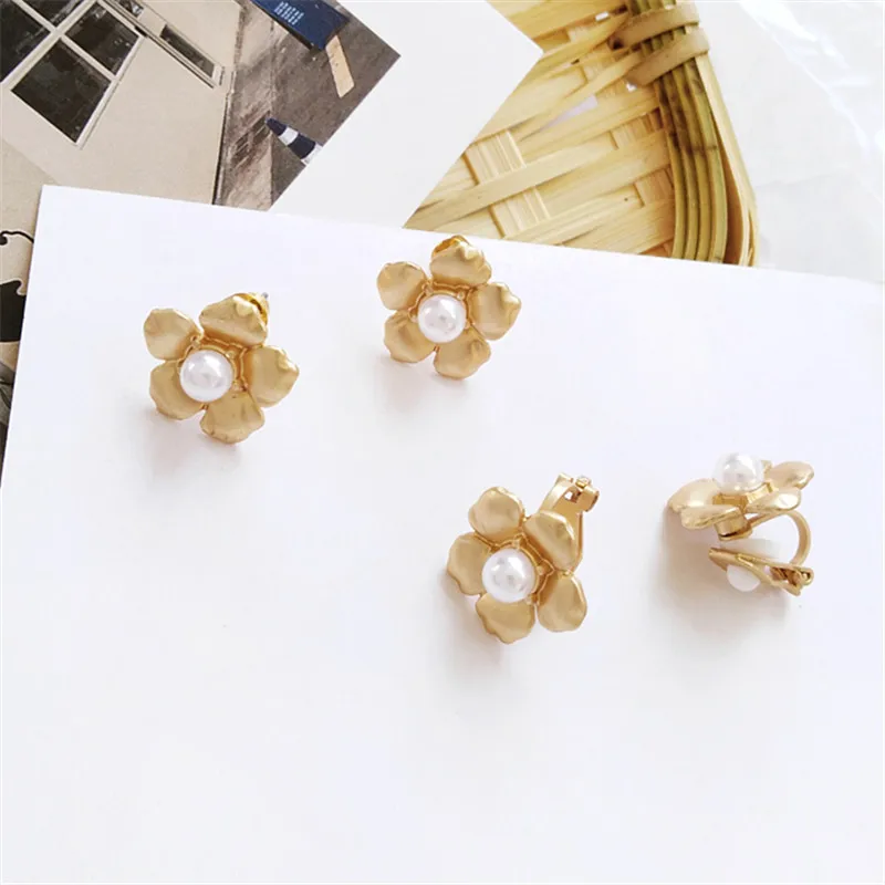 Personality geometry made of metal earring flower shapes earrings worn daily by small lady style 's delicate | Украшения и
