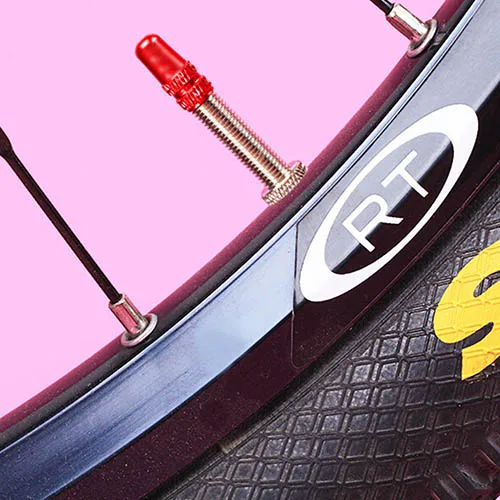 2 шт./компл. 7 цветов Велосипедное колесо шин обтянутый протектор дорога MTB французский шины пыле велосипед Presta клапан Кепки аксессуары DC0203 - Цвет: Красный