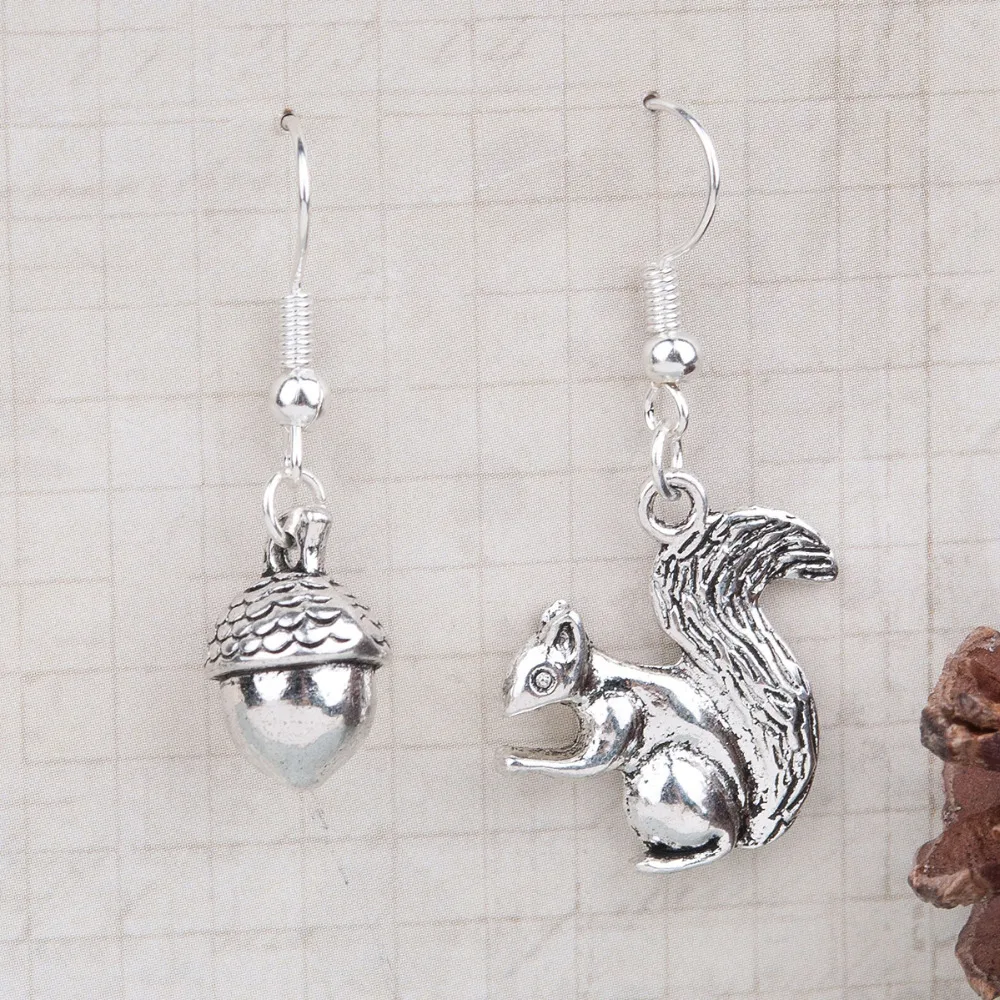 

Doreen Box Handmade Earrings Antique Silver Silver color Acorn Squirrel 40mm(1 5/8") x 20mm( 6/8"), 1 Pair