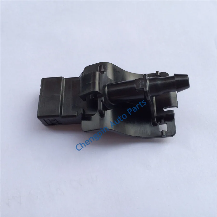 

(2pcs/lot)Original Washer Nozzle Sub-assy OEM# 85381-30110 "B" Windscreen WASHER For TOYOTA COROLLA 2014-
