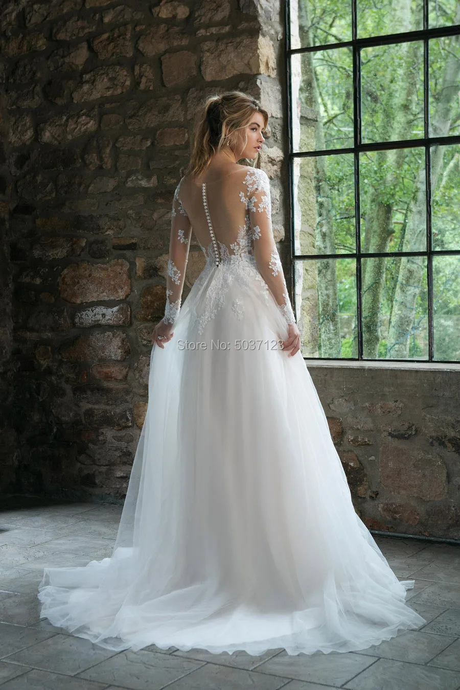 A Line Tulle Vestido De Noiva Wedding Dresses Scoop Long Sleeves Lace Appliques Court Train Button Illusion Bridal Gowns