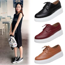 Новости британский стиль Пояса из натуральной кожи на плоской платформе Оксфорд Обувь женщин brockden резные повседневные туфли на плоской подошве