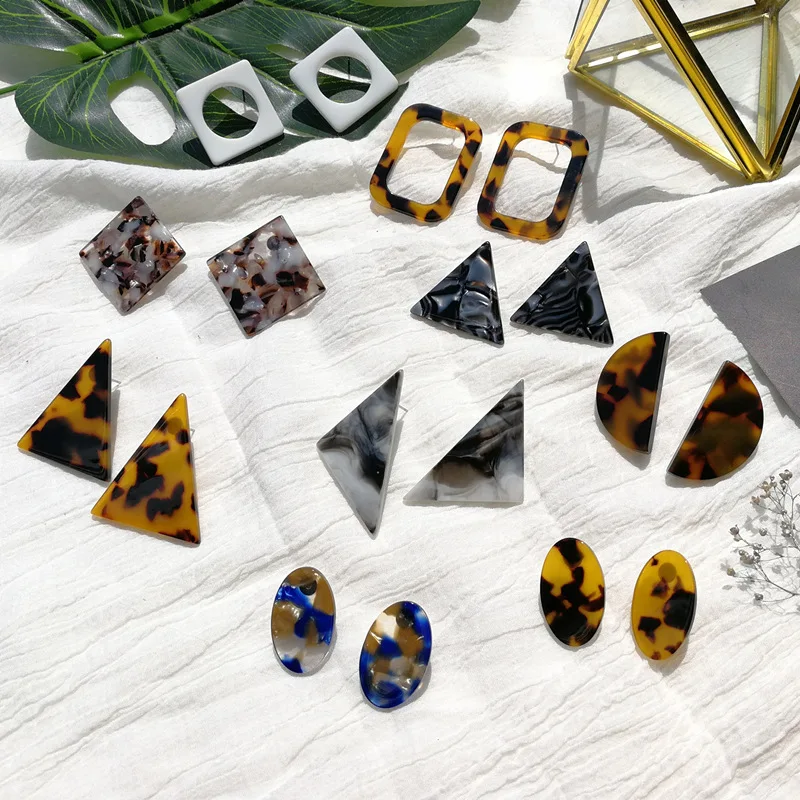 

Fashion New Acetate Resin Earrings Leopard Triangle Colors Tortoiseshell Earrings Geometric Stud Earrings Multicolor Earring