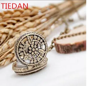 

Vintage Fashion quartz Hollow out leaves bronze pendant necklace gift pocket watches