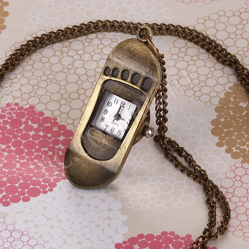 

Vintage Bronze Skateboard Shape Quartz Pocket Watch Necklace Creative Personality Gift Retro Quartz Watch Unisex With Chain