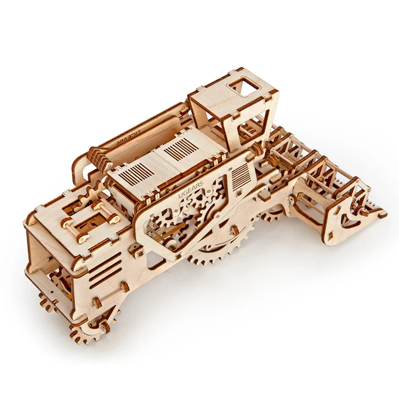 

UGEARS Wooden Mechanical Transmission Model Assembly Toy Combine Harvester Creative for Birthday Gift