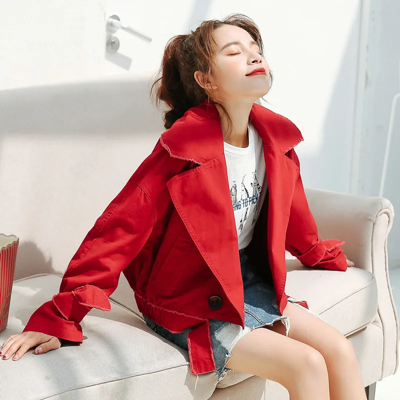 عارضة سترة الرجعية الأحمر قميص 2018 الخريف جديد النسخة الكورية من فضفاضة أزياء شخصية التلبيب غسلها الدنيم سترة الإناث