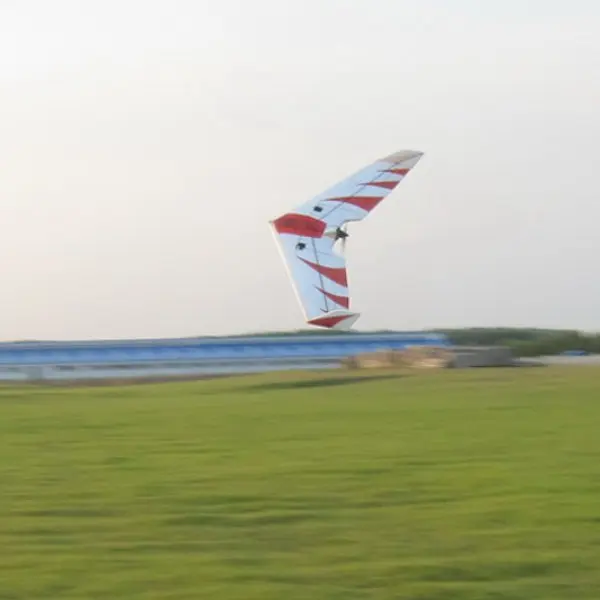 

Flying Blade 800mm Wingspan EPP Flying Wing FPV Racing RC Airplane KIT White