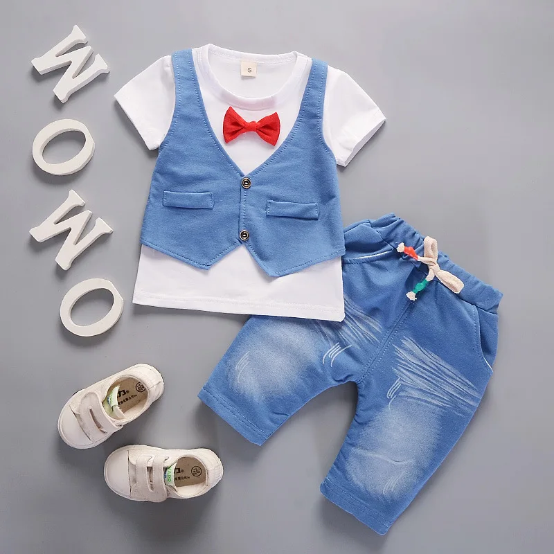 Estate abbigliamento per bambini nuova moda 1-2-3-4 anni ragazzo manica corta a due pezzi vestito piccolo gentiluomo - Цвет: Белый