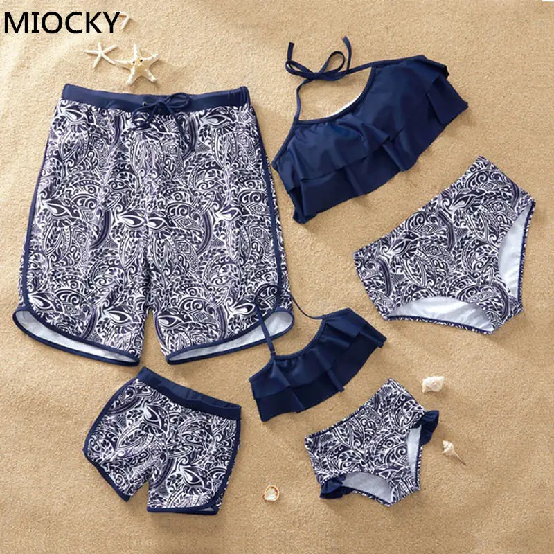 

2019 Mom and Daughter Swimsuit Geometric Print Bikini Set Mother Daughter Family Matching Swimwear Beach Shorts Men Boys E0177