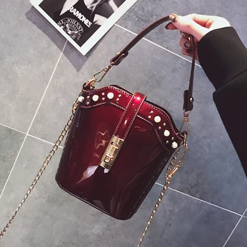 

Patent leather new small bag female 2020 new wild Messenger fashion chic chain mini bucket bag