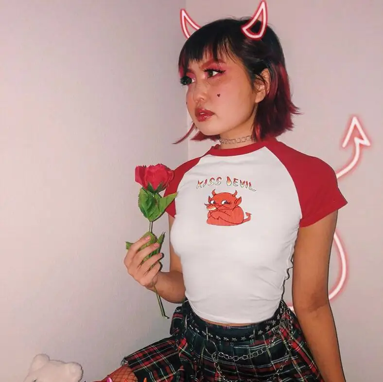 

New fashion little devil print contrast color short T-shirt