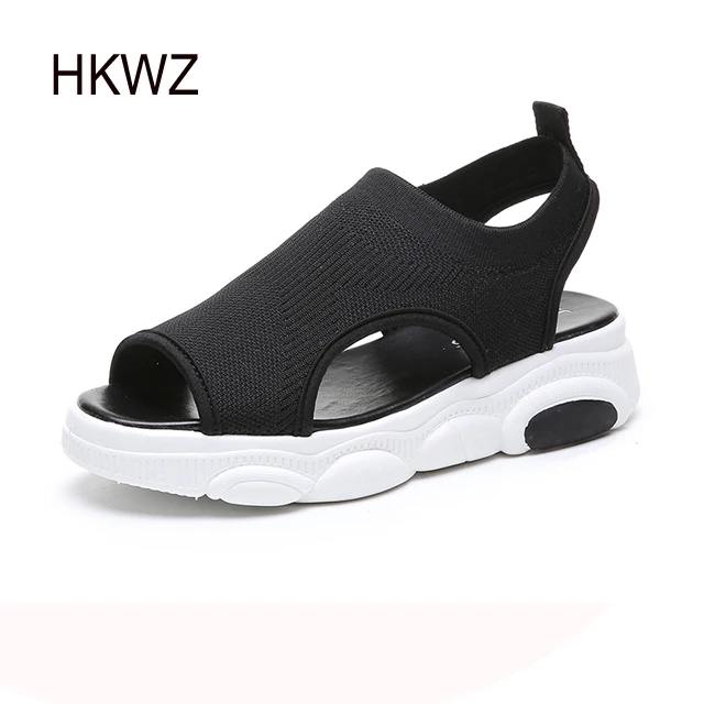

2019 brand new flat sandals female Roman style breathable comfort wild sports thick bottom muffin bottom beach anti-slip sandals