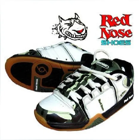 tenis red nose skateboarding