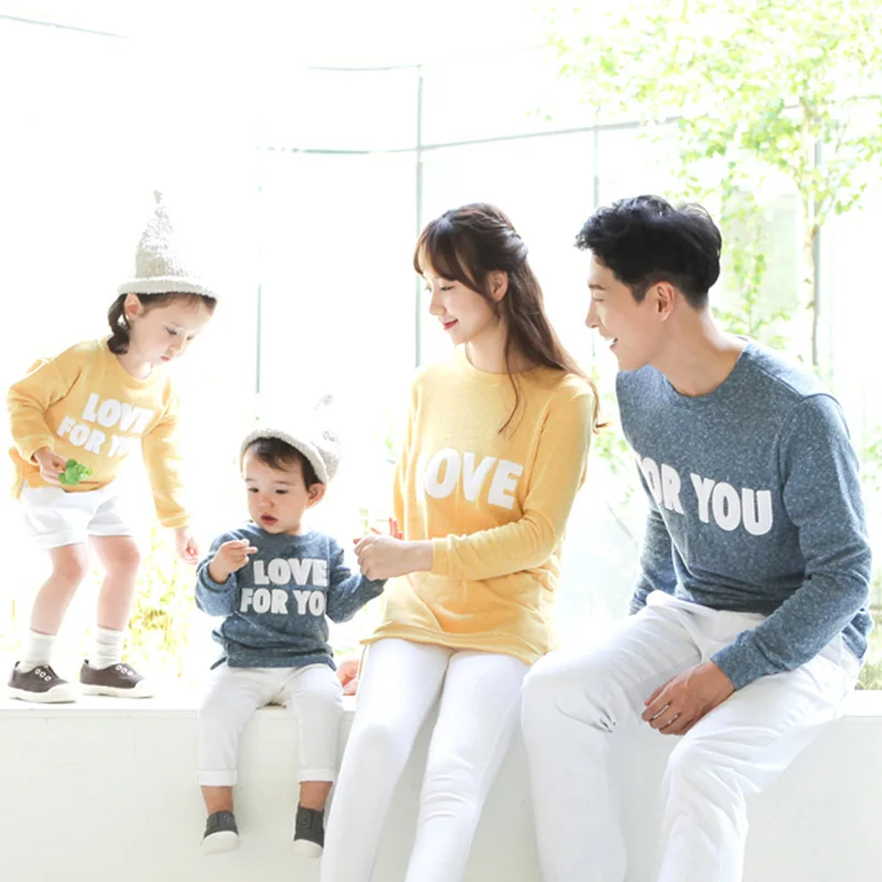 

2018 Autumn Family Matching Clothes Outfits Pajamas Sweaters Father Son Shirt Love Printed Sweatshirts Couple Matching Clothes