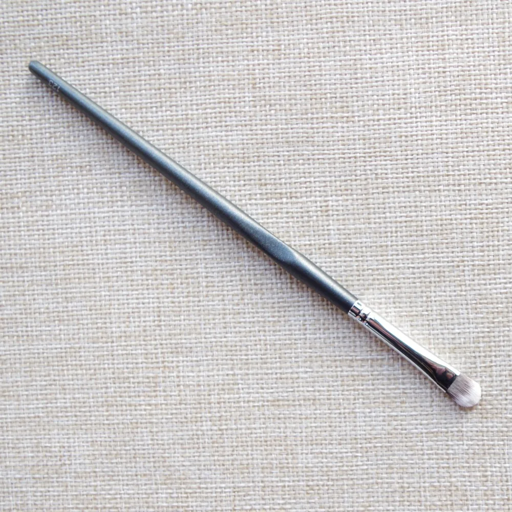 

W123 Professional Makeup Brushes Synthetic Fiber Concealer Brush Cosmetic Tools pincel maquiagem Creamy Eye Shadow Make Up Brush