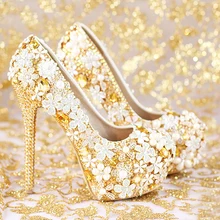 Модная свадебная обувь ручной работы золотистого цвета женская обувь из натуральной кожи Популярные свадебные туфли на платформе и высоком каблуке со стразами