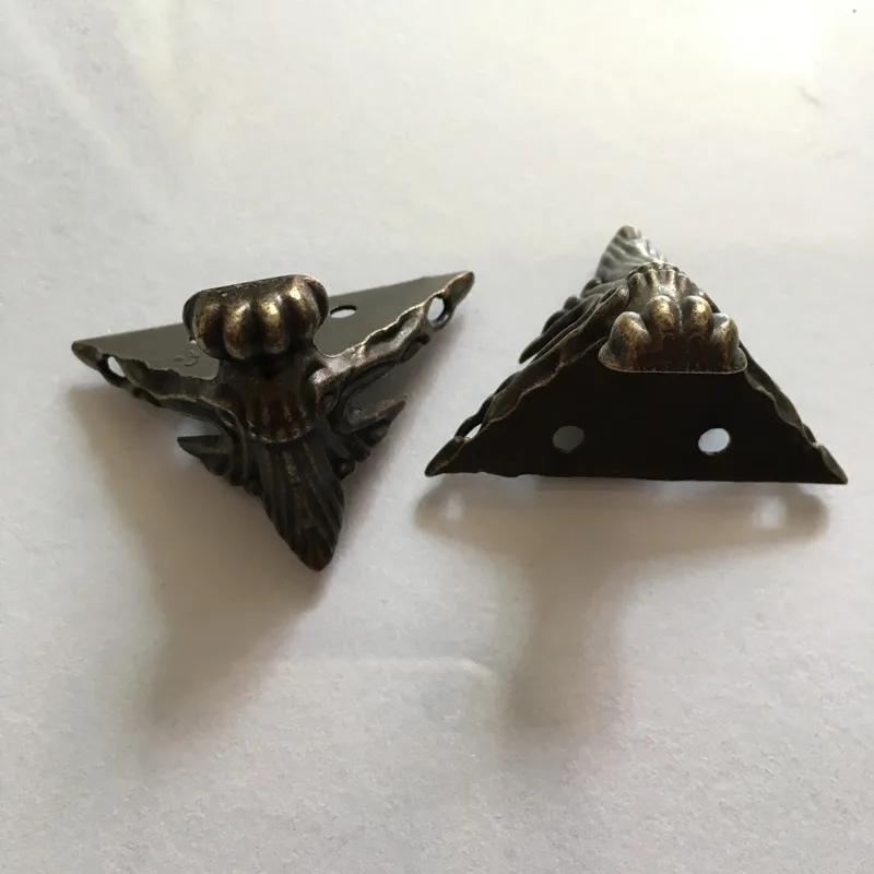 Corner-Protector-Bronze-Tone-Antique-Brass-Jewelry-Gift-Box-Wood-Case-Decorative-Feet-Leg-4-1x2 (2)
