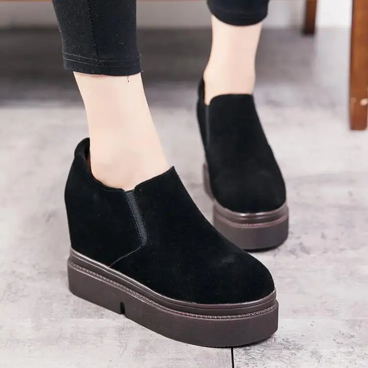 

New high-heeled shoes, thick with a single shoe buckle shallow mouth thick waterproof platform versatile