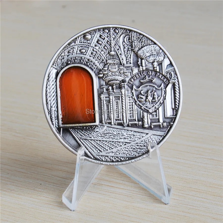 2012 Palau Mineral Art Series Moscow Kremlin Silver plated Coin (1).jpg