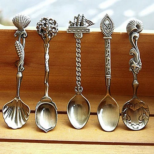 

5Pcs Retro Gothic Pattern Carved Coffee Tea Snacks Sugar Kitchen Cutlery