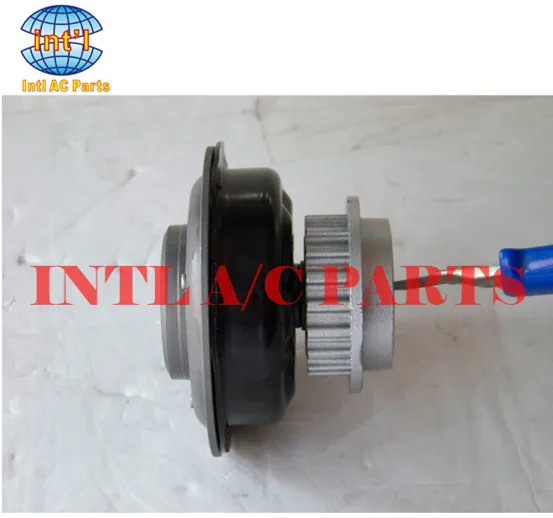 

7SE17C For VW Transporter MK V T5 2.5 TDI AXD AXE BLJ BNZ BPC ac Compressor clutch 3D0.820.805Q 7H0.820.805E 7H0.820.805C