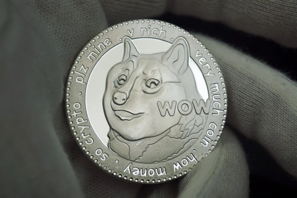 1 шт. 999 посеребренные памятные монеты Dogecoin милая собака шаблон год коллекция