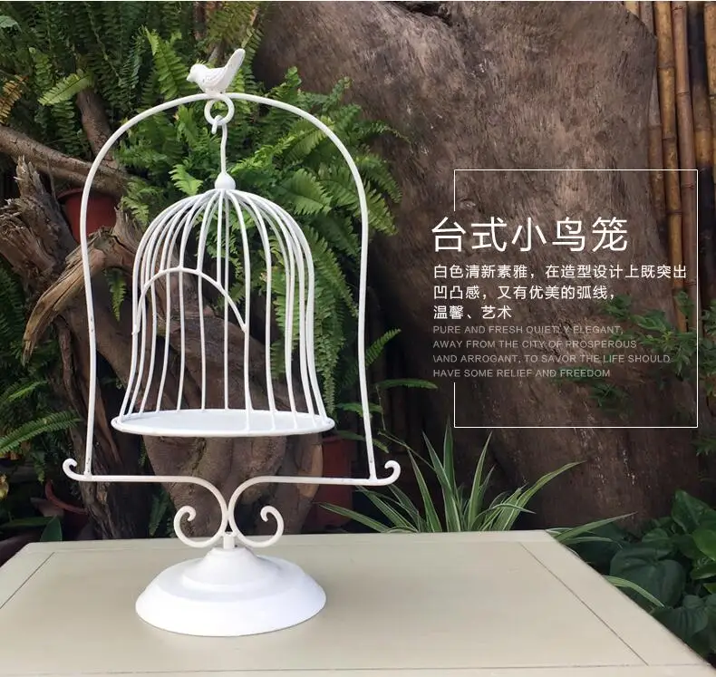 

European-style iron art floor table decorated birdcage window for wedding props.