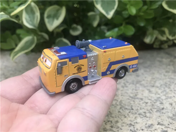 Takara Tomy Tomica Disney Самолеты пожарная техника стандартные металлические литая