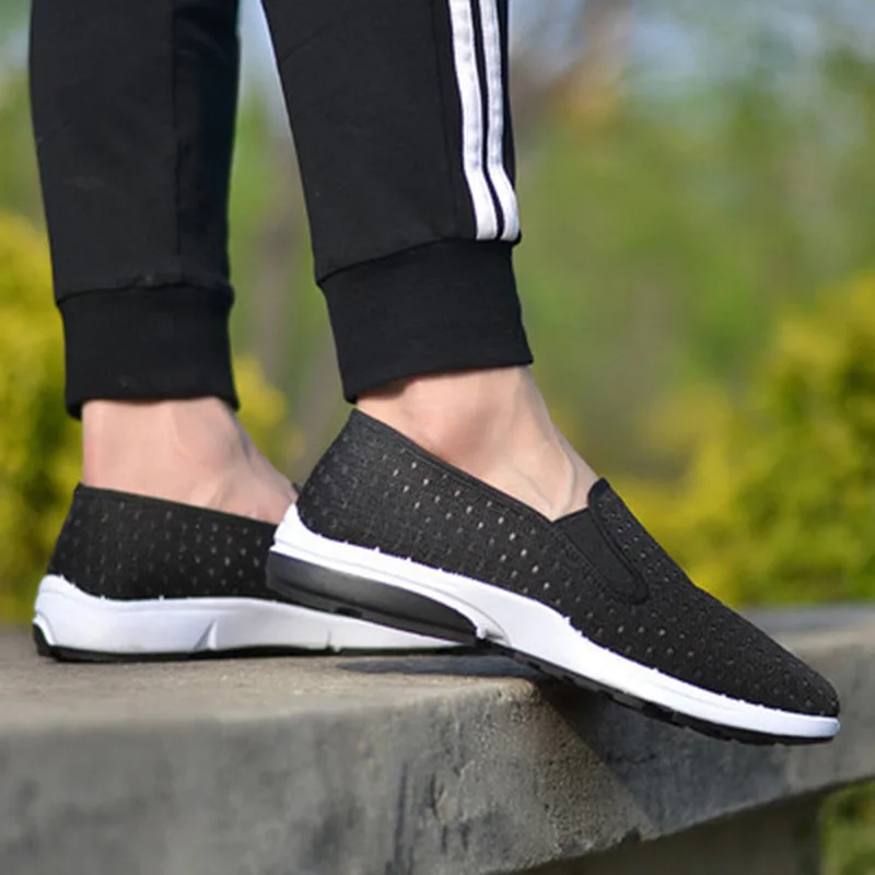 

Summer 2019 All black men's net shoes Men's net casual shoes breathable big net eyes casual soft bottom work shoes