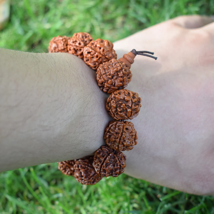 Rudraksha Bracelet for Men | Men's Rudraksh Bracelets Online | FOURSEVEN