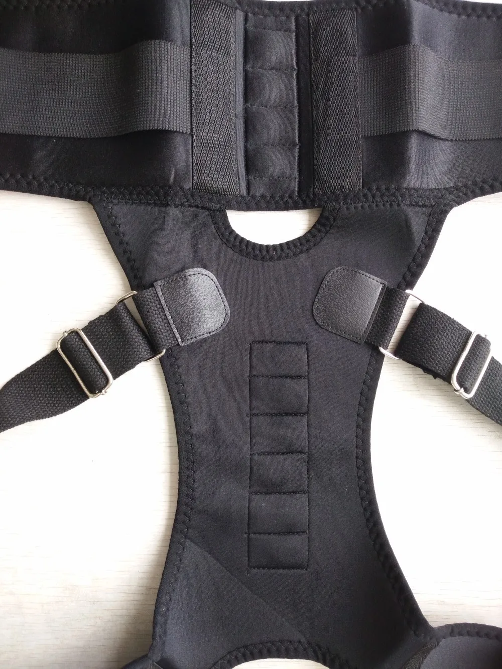 magnetic support belt (18)