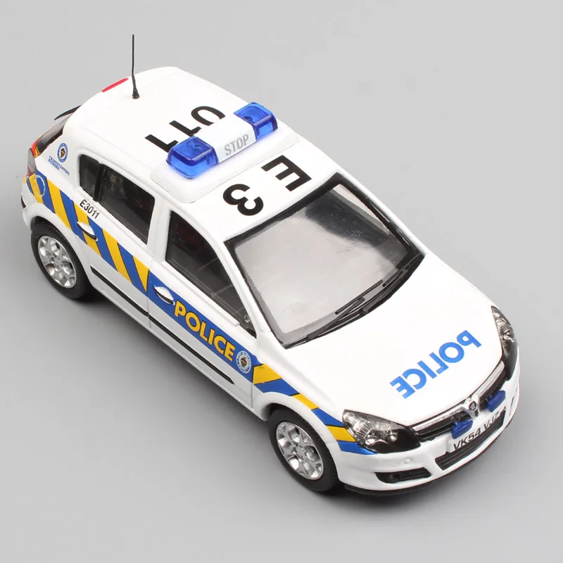 

1:43 Scale Corgi Vanguard Vauxhall Astra 1.7 CDTi MK4 compact Metal West midlands Police die-cast model mini cars toy collectors