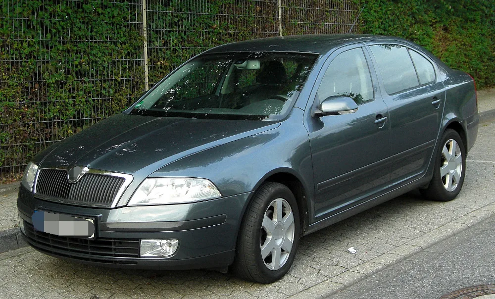 1920px-Skoda_Octavia_II_front_20100923_