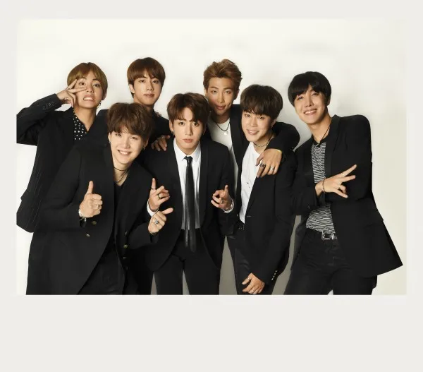 

Home Decor Home Decoration Stickers Posters Wall Stickers Korean pop band group photo, photo paper hd printing Buy 3 get 4