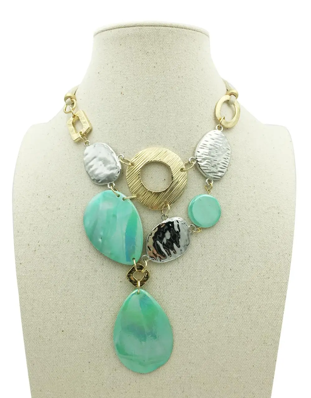 

Women Exaggerate Pendants Necklace Green Shell Fashion Geometry Shape Bohemia Necklaces Minority Jewelry Mrs win